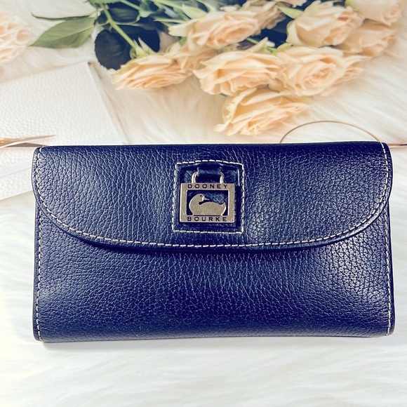 Dooney & Bourke Handbags - 🦆 DOONEY & BOURKE DILLEN CONTINENTAL DARKBLUE NAVY LEATHER TRIFOLD CLUTCH WALLET